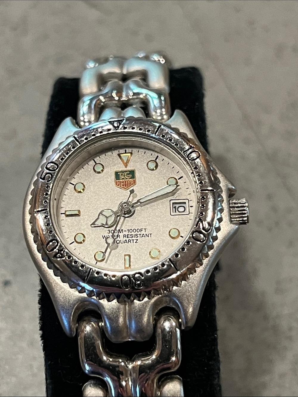 Vintage TAG Heuer Professional 200m Women’s Watch Quartz Stainless Steel